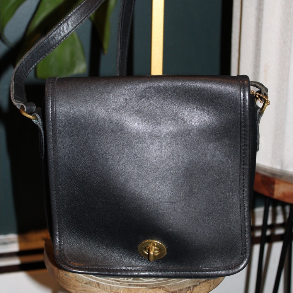 VINTAGE Coach Black Leather Crossbody with Gold Turn-Lock